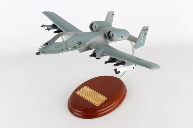 USAF Fairchild Republic A-10A Thunderbolt Warthog Desk 1/54 Model ES Airplane