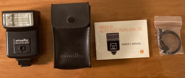 Minolta Auto 25 Shoe Mount Camera Flash Unit With Synch Cord, Case (Excellent)