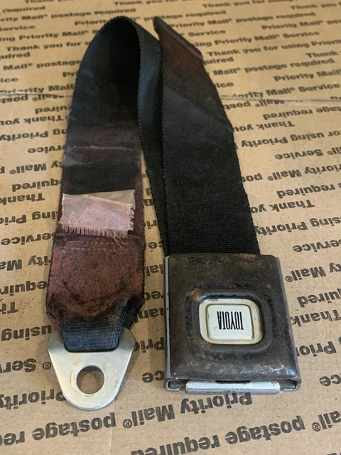 Toyota Land Cruiser FJ40  One (1) Seatbelt Clasp - Parts Vintage