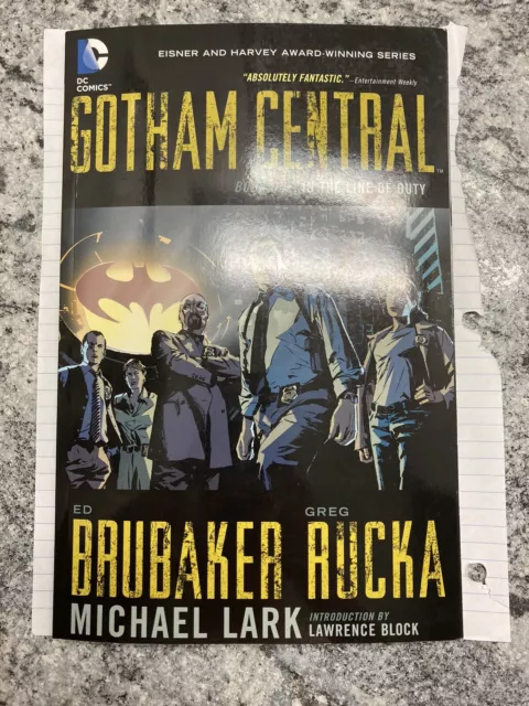 Gotham Central Vol. 1 By Ed Brubaker & Greg Rucka TPB. GREAT Condition! New Show