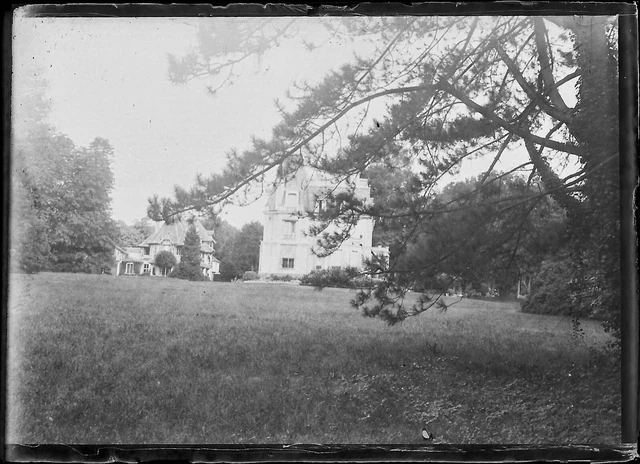 Antique Photo Glass Plate Negative Black & White 6x9cm Park Castle Trees