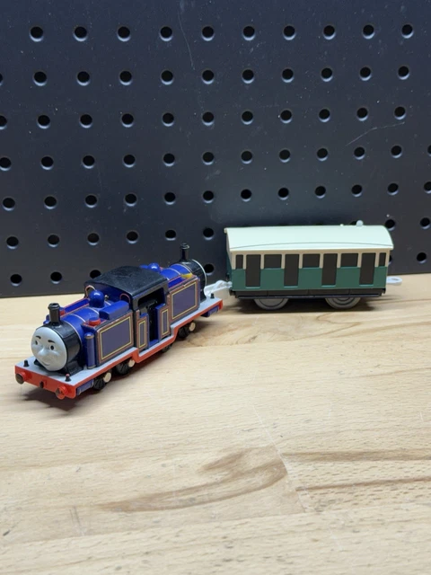 THOMAS & FRIENDS TrackMaster Mighty Mac Coaches Lot Motorized Train ...