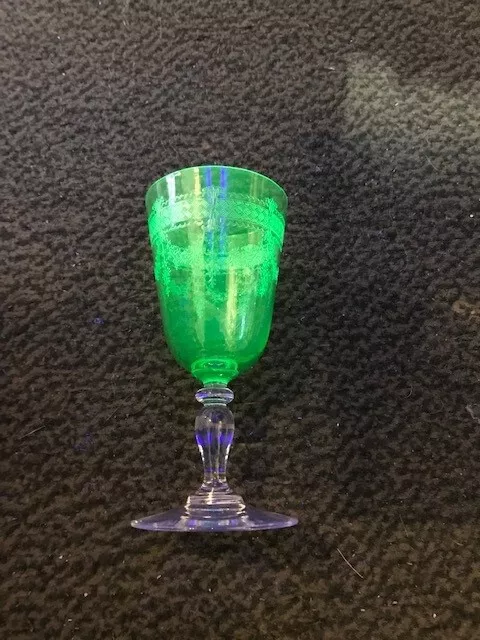 Vieux Verre D'Uranium Verre à Vin Art Déco Avec Fin Ätzschliff
