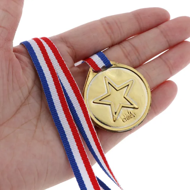 3 Stck. Gold Kunststoff Gewinner Medaillen + 3 Kunststoff Trophäe Spielzeug für Kinder Party Spaß PrLXI 4