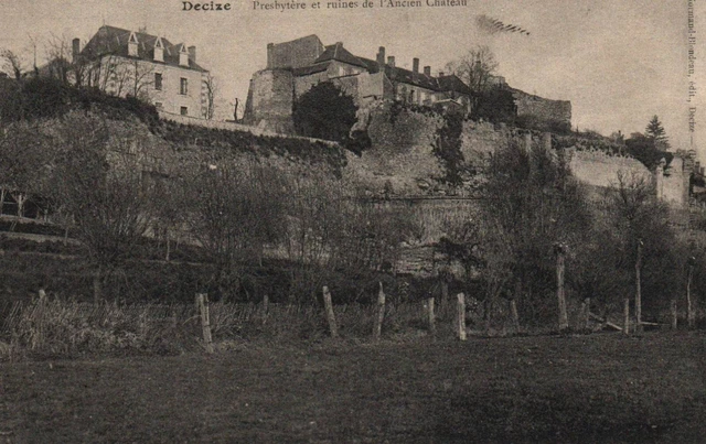 CPA 58 - DECIZE (Nièvre) - Presbytère et ruines de l'Ancien Château