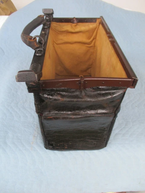 Antike Ledertasche  Arzttasche 7