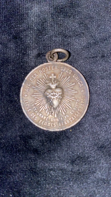 Médaille De La Ligue Des Femmes Françaises - RG1321 - Occasion - Pièce Historique Et Collector