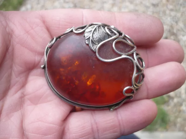 Imposante broche ancienne argent massif et cabochon en Ambre véritable 34,9 Gr