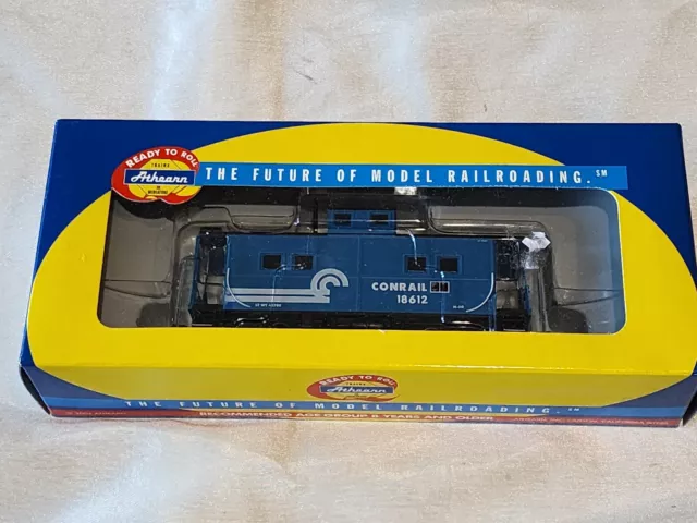 Athearn CONRAIL 4-Window Caboose Car Road #18612 HO scale