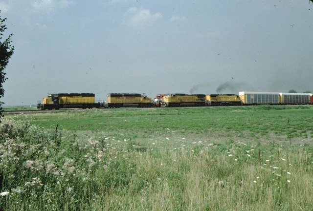 C&NW Chicago & North Western EMD SD40-2 Kodachrome original Kodak slide