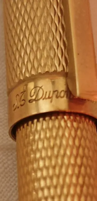 DuPont. Gold fountain Pen . 18CT  Gold Nib. Cartridge.