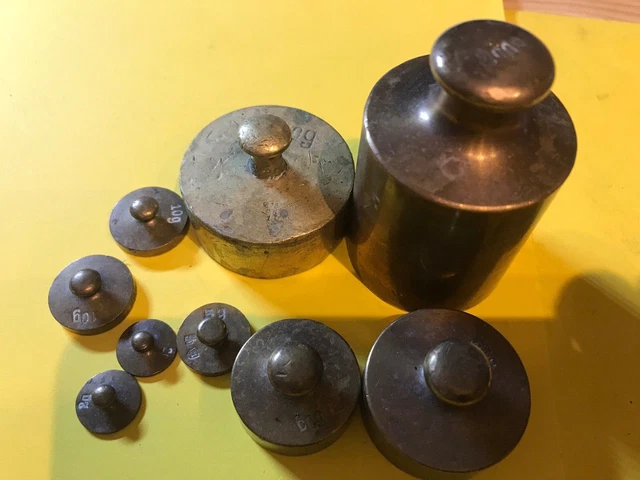 Gruppe 9 alte Messing Gewichte Sammlerstücke mit Punzen Deko 2-500g Kaufmann