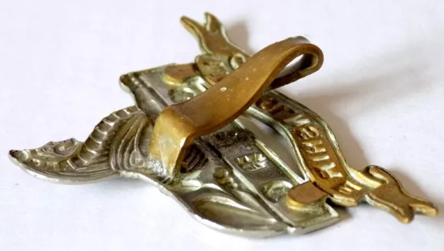 British Army WWI - Lincolnshire Regiment Bi-Metallic Other Ranks' Cap Badge 2