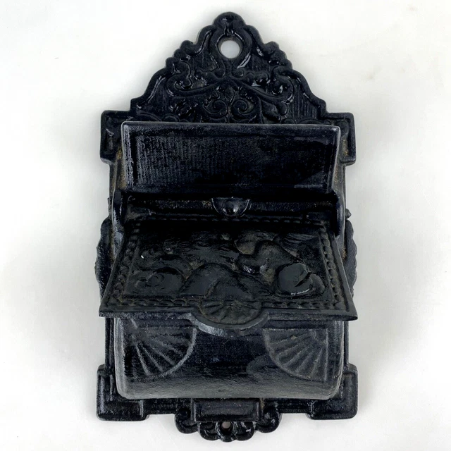 VINTAGE CAST IRON MATCH HOLDER Wall Mount Safe Cherub Venus Kissing LB-13 Decor