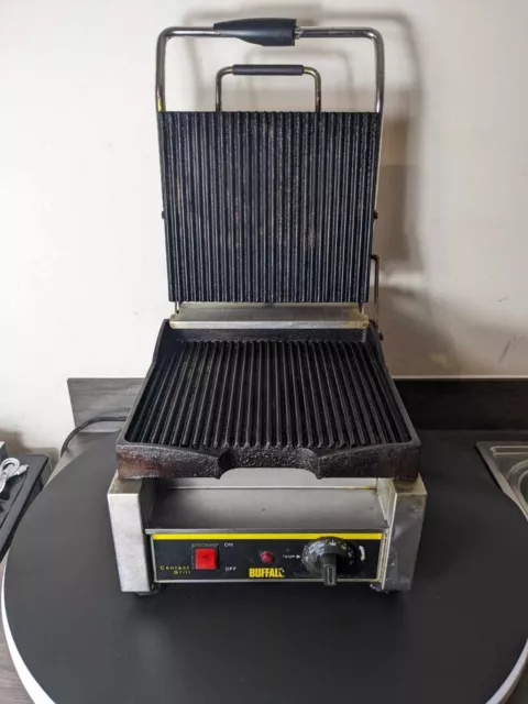 Buffalo Bistro Grill Panini Presse gerippt kommerziell L501 230 V 2000 W