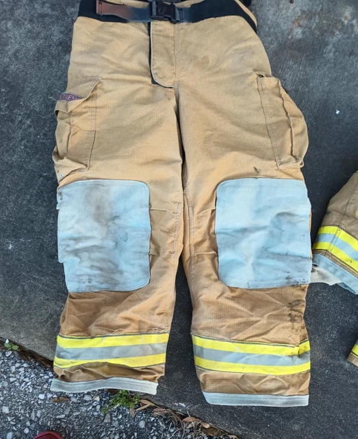 2007 GLOBE GXTREME 44 x 30 Firefighter Turnout Bunker Pants SUSPENDERS TOW