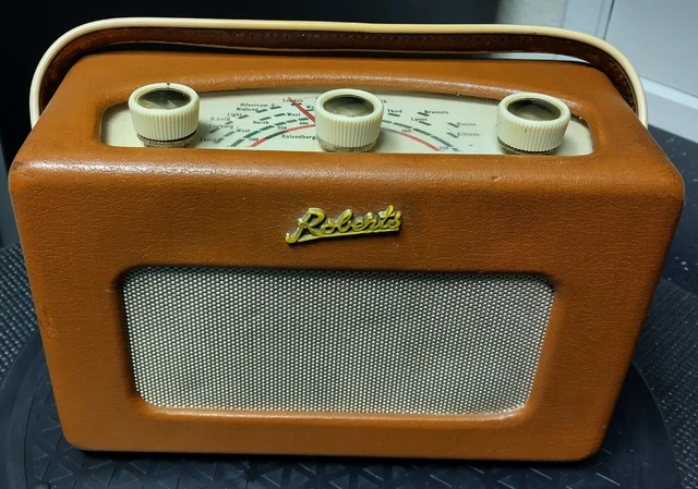 ROBERTS RADIO R200, Tan, Transistor Radio, 1960s, Vintage, MW & LW ...