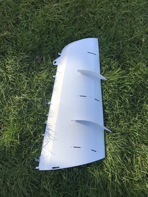 HGV Body Parts White Step Housing Panel For Mercedes Actros MP4 GigaSpace – Drivers Side
