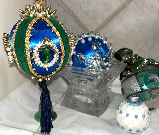 Vtg Set 4 Ornaments HandMade Push Pin Bead Tassel Peacock Bright Blue Green Aqua