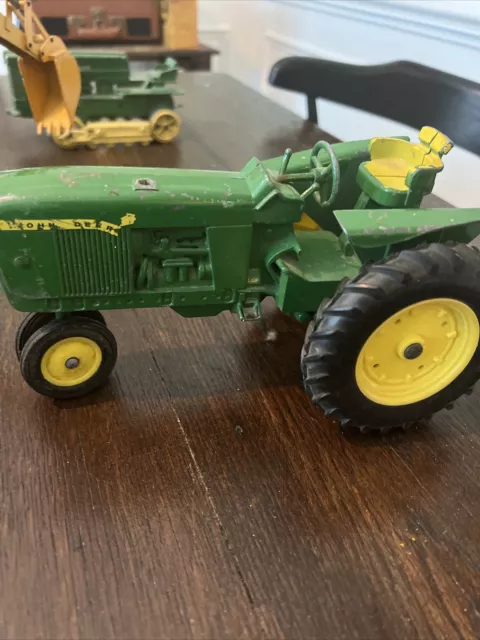 Eska/Ertl John Deere 3010 Narrow Front Tractor  1/16 Scale