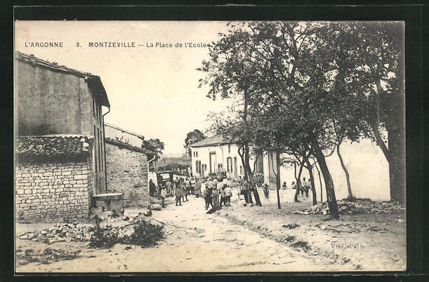 CPA Montzeville, La Place de l´Ecole