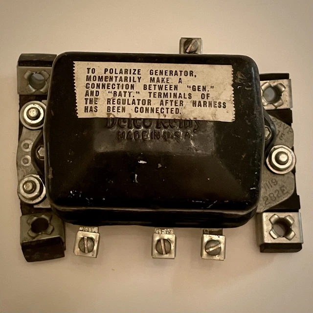 Delco Remy Vintage Tractor Voltage Regulator 1119282E