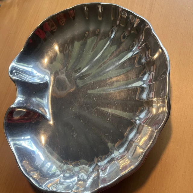 Wilton Armetale 11” Clam Shell Shape Serving Platter Made USA Keep Food Cold/Hot