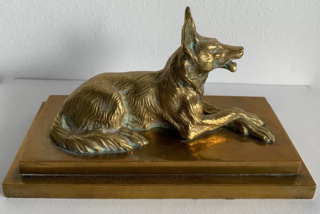 Bronze représentant un chien berger allemand , bronze animalier