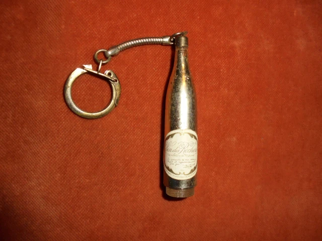 Porte-clés Bouteille de vin et son verre