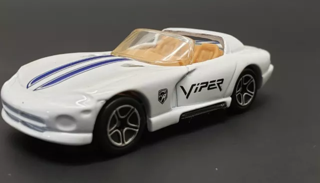 1992-1996 Dodge Viper Rt/10 1:64 Scale Collectible Diorama Diecast Model Car