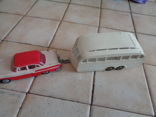NOREV - 91 - Simca Chambord avec Caravane Henon - 1/43