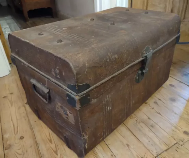 Vintage Metal Steamer Trunk / Tin Chest / Blanket Box / Coffee Table / Storage