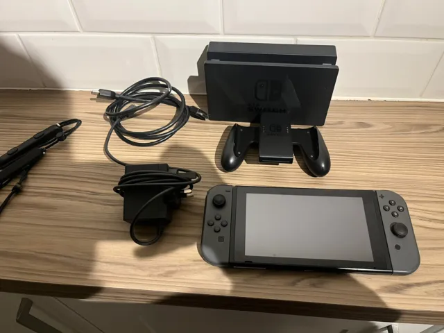 Nintendo Switch V1 Console HAC-001 Low Serial - Excellent Condition