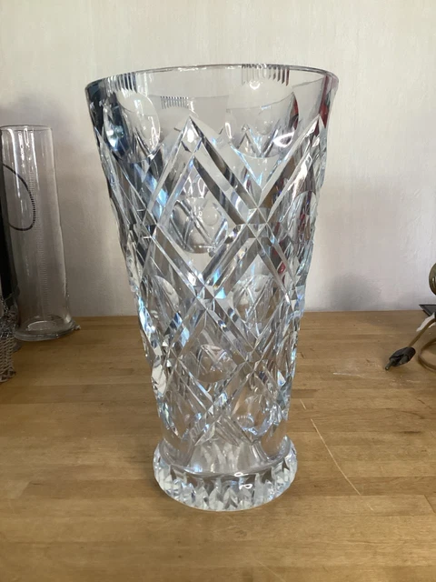 Vase En Cristal Taillé 24.3 Cm - Vintage - Occasion Avec Signes D'usure