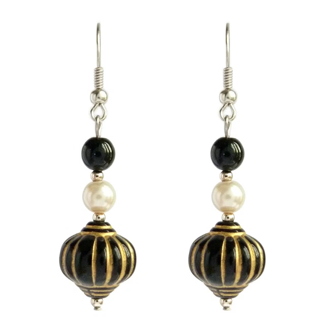 Boucles D'oreilles Pendantes - Pastilles Noires Et Dorées - Clous Plaqué Or