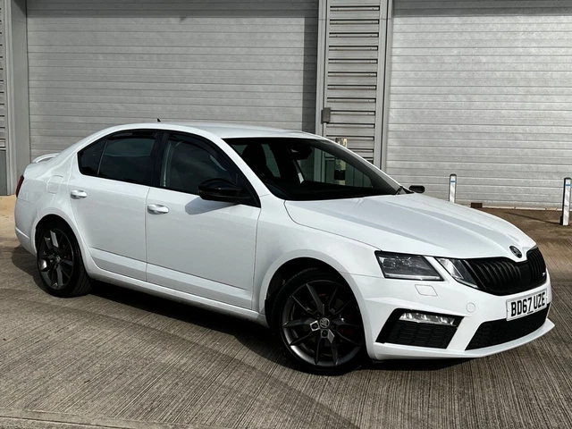 Skoda Octavia vRS White VRS (2017)  2.0 TDI vRS Hatchback 5dr Diesel DSG Euro 6