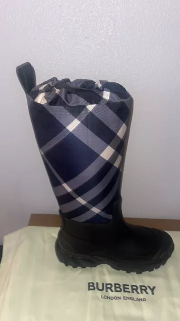 100% Authentic Brand New     Never Wornwomen Burberry Clemence Rain Boots Size 9