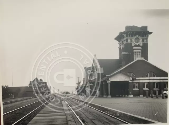 Railroad Photo Canadian Pacific Railway Station Scene Port Arthur, On 1966
