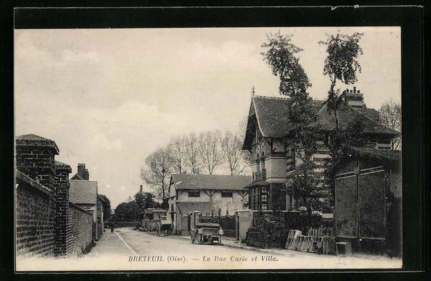 CPA Breteuil, La Rue Curie and Villa