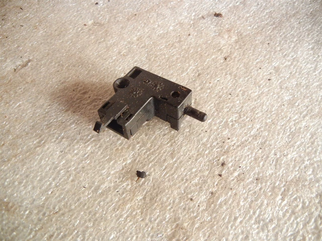 Suzuki Van Van 125 Interruttore Luce Freno Cilindro Anteriore Master