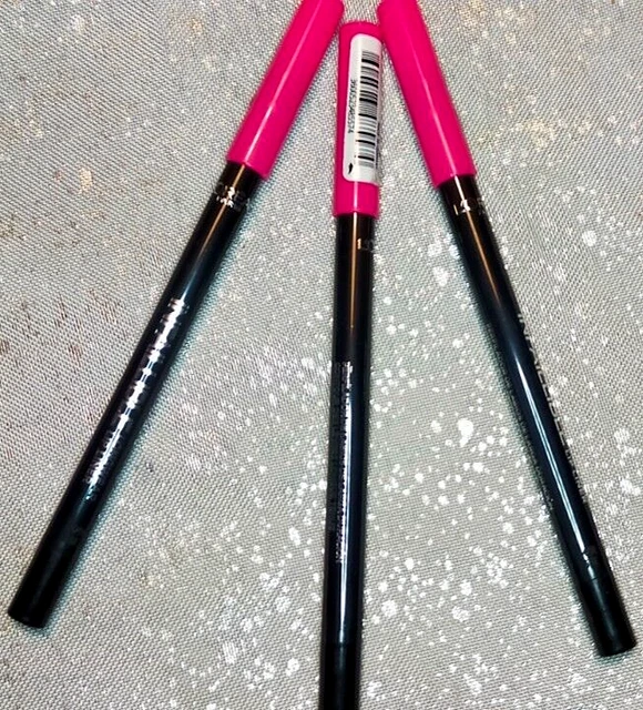 L'oreal Lippenfutter Paris narrensicher lange Kleidung 103 Fuchsia Wars pink x 3 brandneu