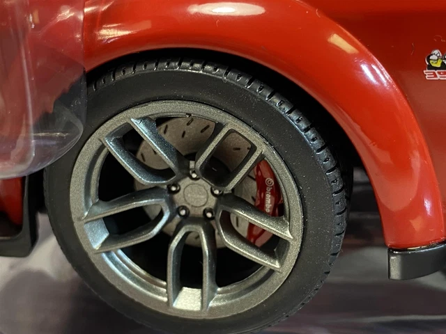 Dodge Challenger R/T Widebody Rouge 1:18 Echelle Solido 1805702 4