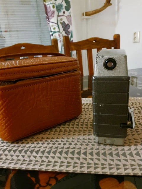 Vintage Camera G.B.- Bell & Howell 624 EE Autoset Standard 8 Cine Camera