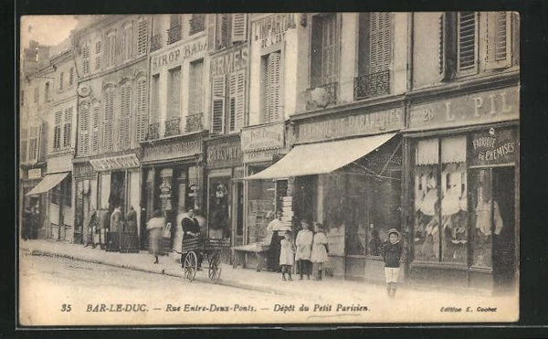 CPA Bar-le-Duc, Rue Entre-Deux-Ponts, Dèpot du Petit Parisien