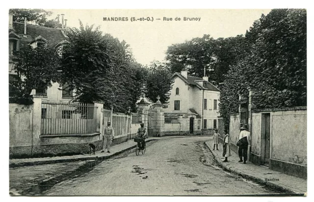 MANDRES  - Rue de Brunoy. Ed. Thibault
