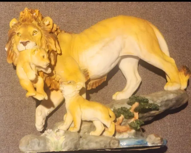 Lion Statue With 2 Cub  lifelike detail Large figurine 12" X 12" Decor Lions Dad