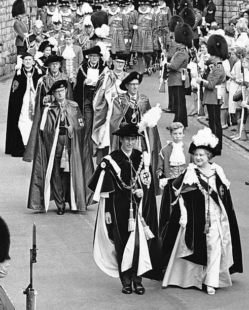 Prince Charles Queen Mother Elizabeth walk parade Order Garter- 1968 Old Photo