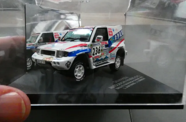 Voiture miniature 4X4 Mitsubishi Pajero Shogun Paris Dakar Cairo