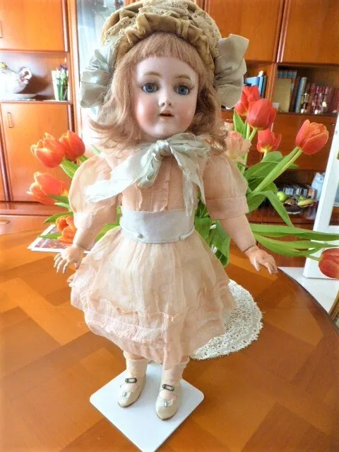 Très belle poupée en porcelaine ancienne Henrich Handwerck Germany - 50 cm