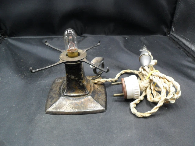 Pied De Lampe Veilleuse Art Deco En Argent Metal Argente ? Poincon A Identifier